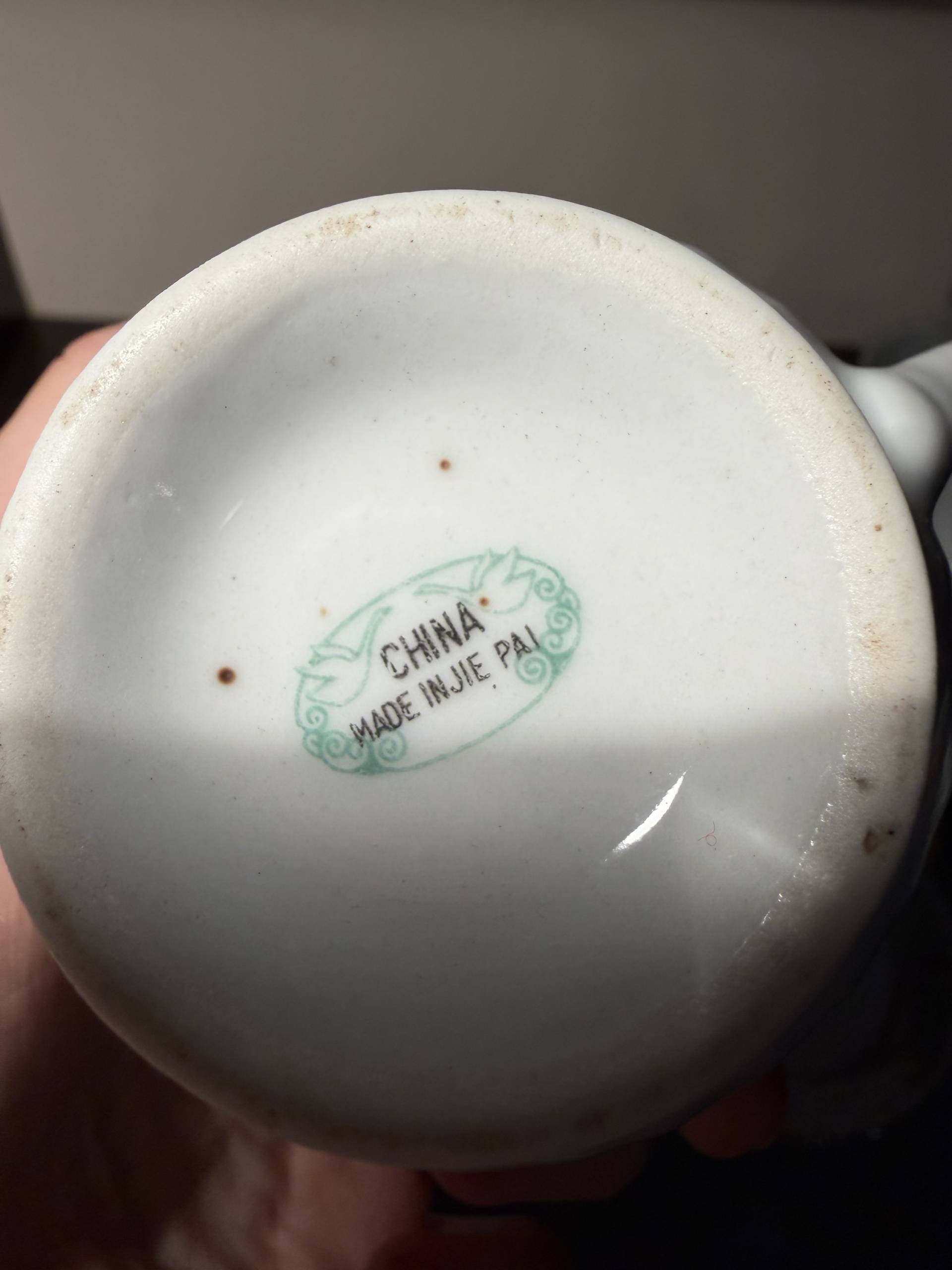 Set Vintage de Cești din Porțelan Fin cu Farfurioare - Eleganță Clasică Argintie - imagine 2